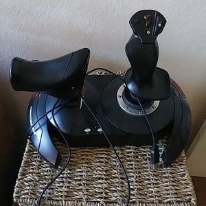 Thrustmaster Horas - X (PC) fight.